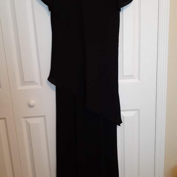 Layered look dress. - Picture 2 of 3